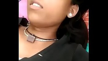 Play Desi girlfriend sex outdoors