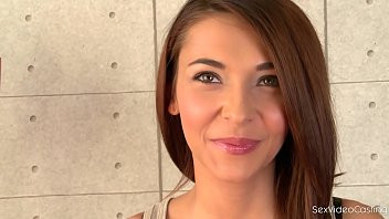 Play Smoking hot college Babe Alexis Brill welcome to Porn Casting