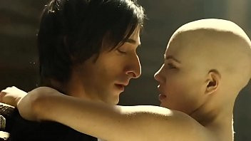 Play Man fuck to alein small girl