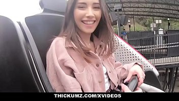 Play Thickumz - Sexy Vlogger Babe Flashes Big Booty In Public