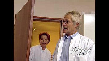 Play MMV FILMS Sexy Busty Babes in the bathtub