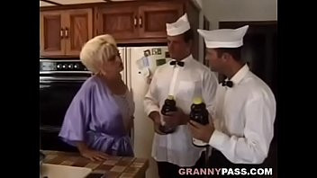 Play Granny Almost Dies In DP