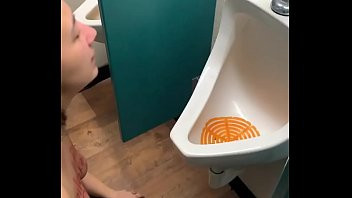 Play Bailey wilder public toilet