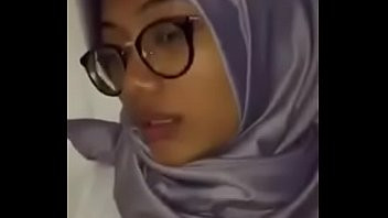 Play Jilbab Kacamata Hitam - Part 2