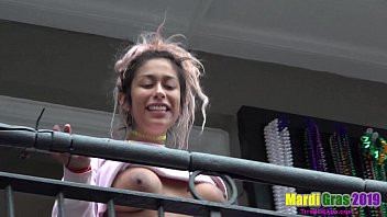 Play Women showing Ass, Tits and Pussy in Public during Mardi Gras 2019